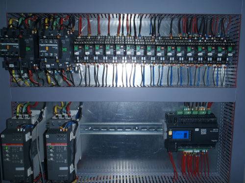 Armoire de commande de pompe : types, schémas de connexion, aperçu des modèles populaires