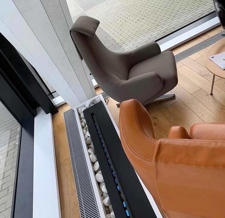 Caractéristiques des convecteurs construits sous le rebord de la fenêtre - les plus utiles