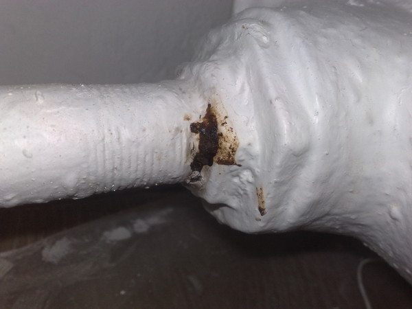 Les 10 principales raisons pour lesquelles le chauffe-eau fuit (goutte)