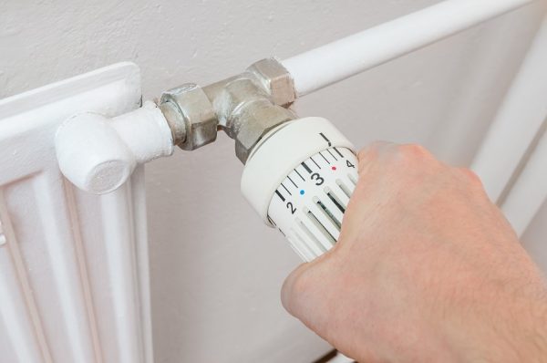 Comment connecter un thermostat pour chauffer des batteries et le configurer correctement