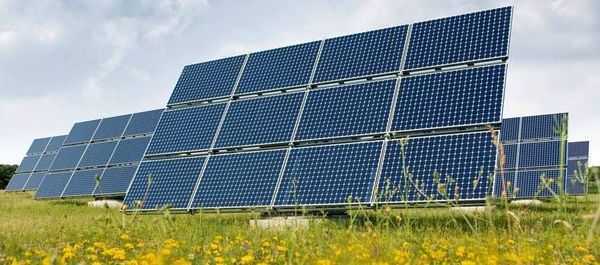 Panneaux solaires (67 photos): le principe de fonctionnement des panneaux, des kits prêts à l'emploi de fabrication russe pour une maison privée