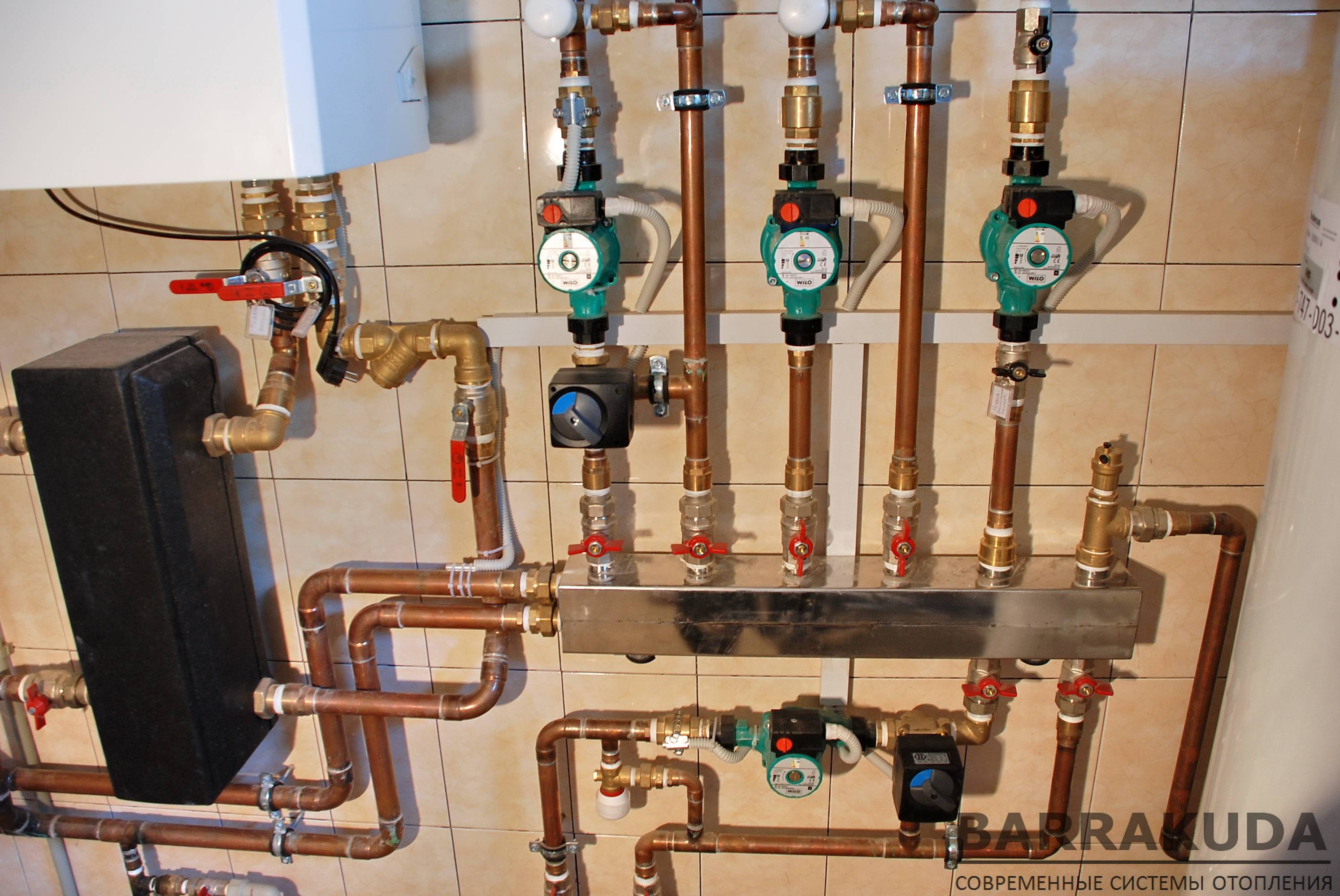 Peigne chauffant du collecteur de distribution, groupe de collecteurs, pourquoi avons-nous besoin d'un collecteur de chauffage dans le système d'eau, types, appareil, principe de fonctionnement, fonctionnement, réglage