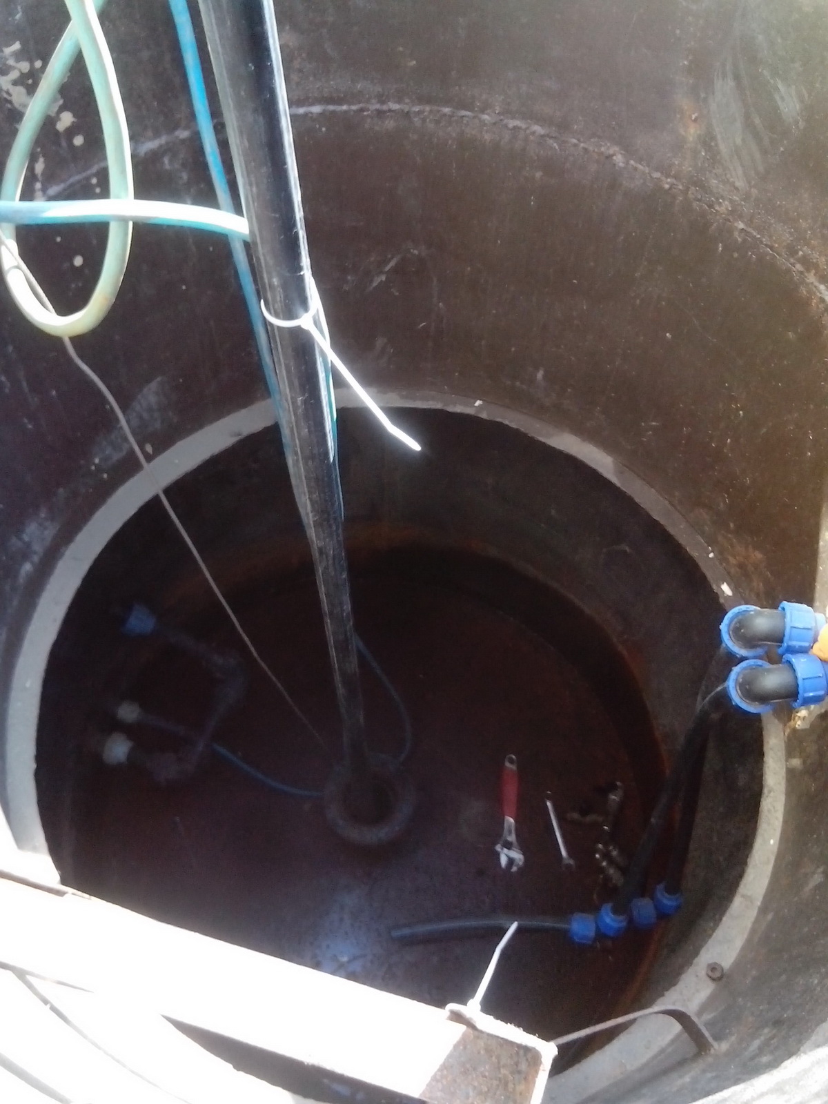 Installer une pompe dans un puits : comment descendre, fixer, installer ?