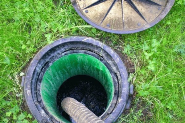 Comment la fosse septique Topas est-elle entretenue en hiver