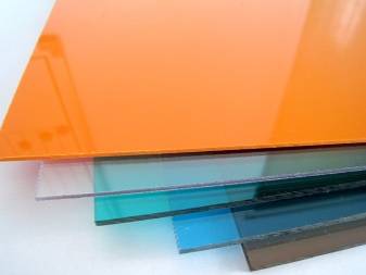 Douche d'été en polycarbonate : instructions de conception étape par étape