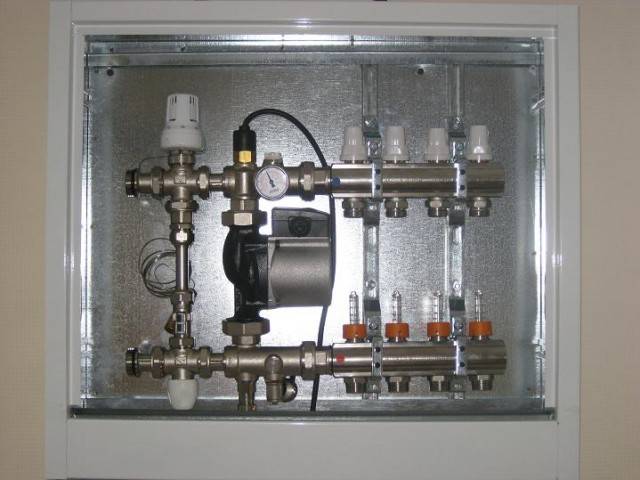 Mélangeur pour chauffage au sol: règles d'installation d'un collecteur de distribution