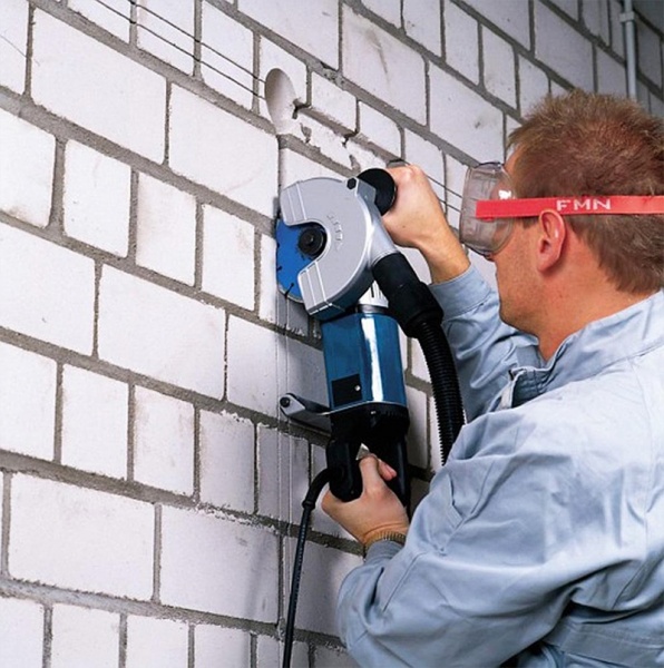 Comment faire le câblage électrique et l'éclairage dans le garage de vos propres mains - un schéma, un calcul de câble et une technologie d'installation