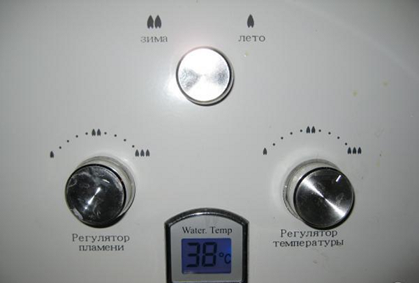 Le principe de fonctionnement d'un geyser: caractéristiques de l'appareil et fonctionnement d'un chauffe-eau à gaz