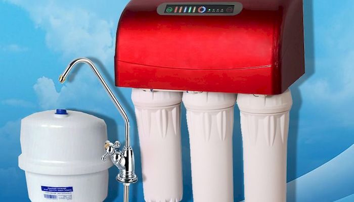 Comment fonctionne l'osmose inverse: le principe de fonctionnement des appareils de purification d'eau fine