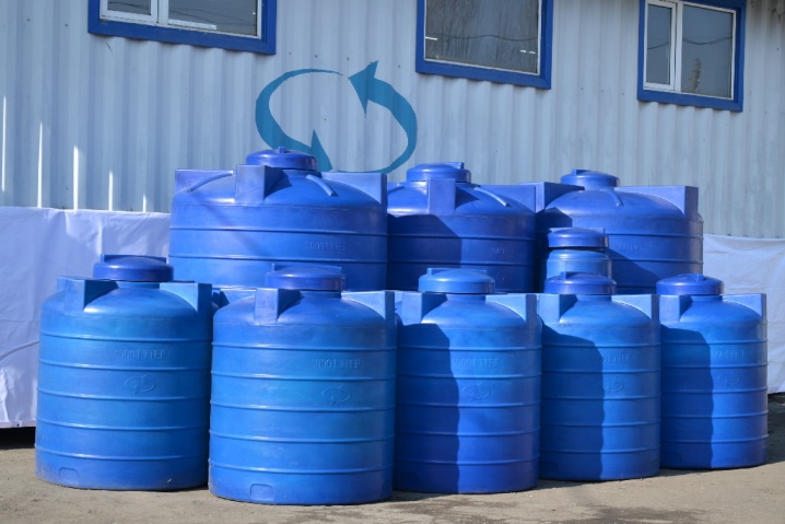 Réservoirs d'eau en plastique : types, avantages et inconvénients + recommandations pour le choix