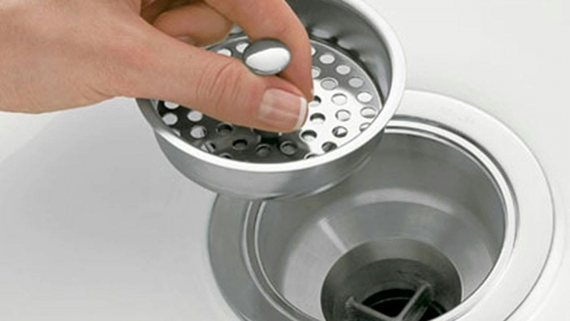 Pourquoi l'égout se bouche-t-il et comment pouvez-vous éliminer le blocage de vos propres mains ?