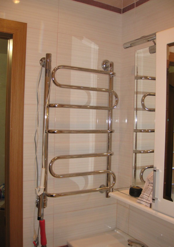 Quel sèche-serviettes électrique est préférable de choisir: conseils et avis du fabricant