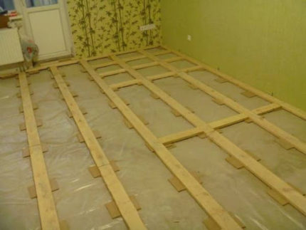 Nivellement du sol avec du contreplaqué sur un vieux parquet: schémas populaires + conseils de travail