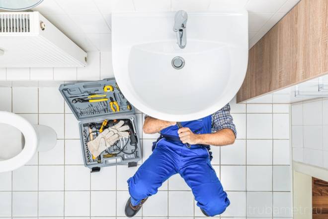 Morceaux d'argile dans la colonne montante d'eau chaude - que faire