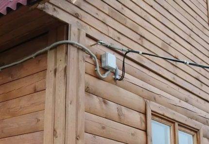 Électricien dans une maison en bois : schémas + notice d'installation