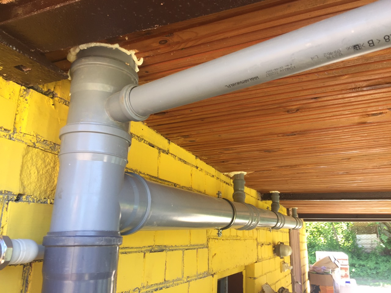 Matériel pour les tuyaux d'égout - leurs types, avantages et inconvénients