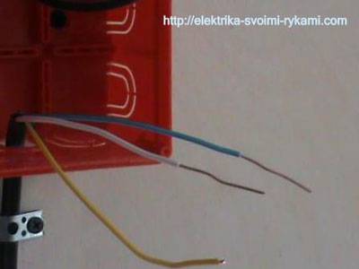 Comment connecter un interrupteur d'éclairage à trois gangs