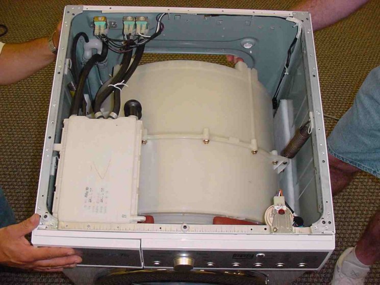 Réparation de machine à laver : un aperçu de 8 défauts courants et comment les corriger