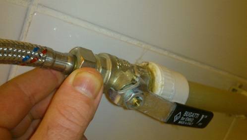 Comment installer un robinet de bidet : guide d'installation et de raccordement