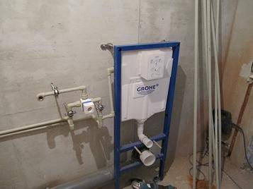 Réaliser l'installation d'un évier suspendu : analyse de 3 options de montage possibles