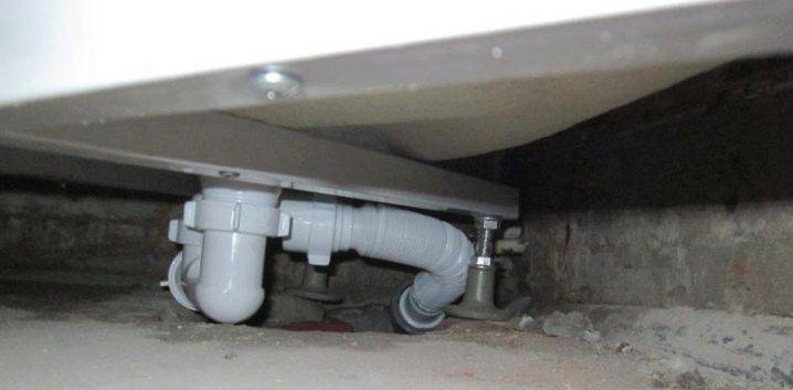 Siphon pour cabine de douche avec bac bas: types, règles de sélection, montage et installation