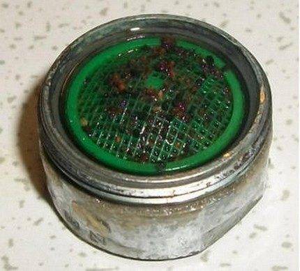 Pourquoi avez-vous besoin d'un aérateur pour le mélangeur et comment le changer vous-même ?