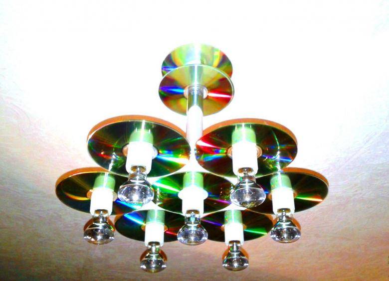 7 façons de fabriquer un lustre design à partir de choses toujours à portée de main