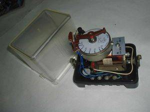 Relais temporisé : principe de fonctionnement, schéma de raccordement et préconisations de réglage