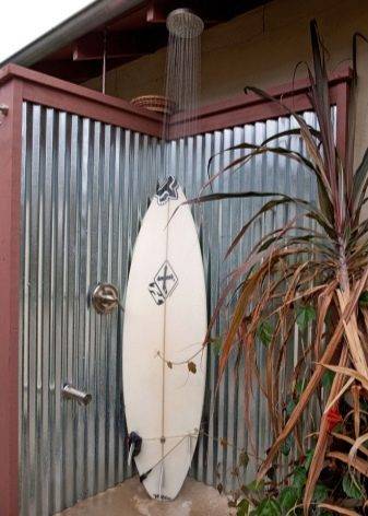 Réservoir pour une douche d'été : conseils pour choisir un modèle fini + comment construire un produit fait maison