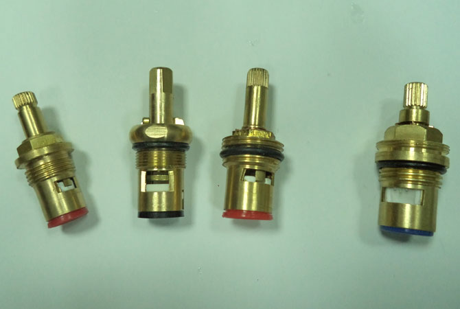 Que faire en cas de fuite d'eau froide d'un mitigeur monocommande