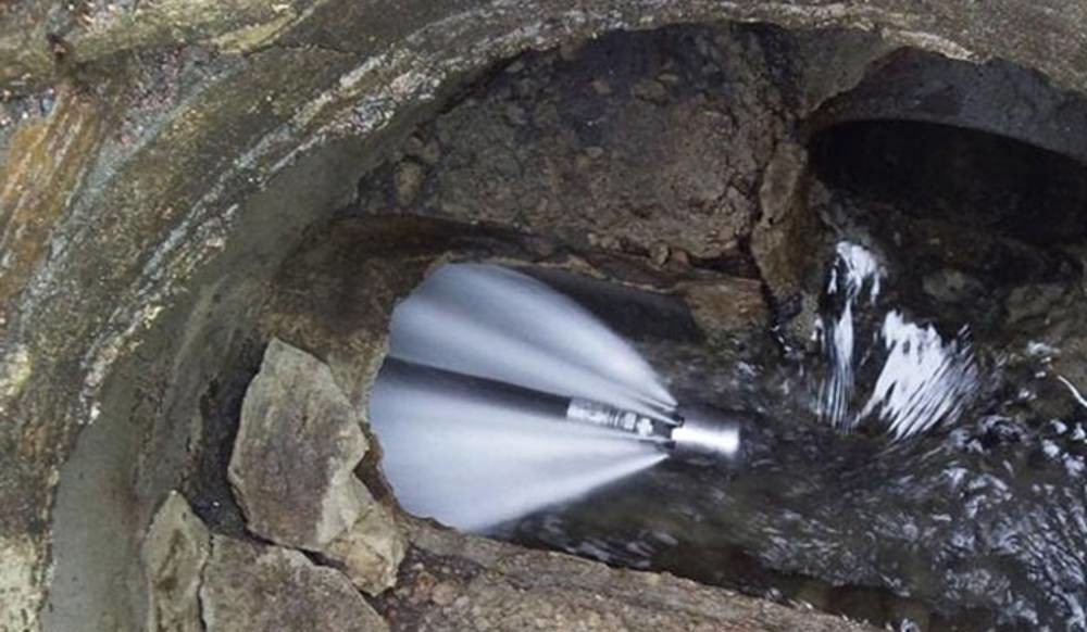 Des moyens modernes et efficaces pour nettoyer les tuyaux des blocages