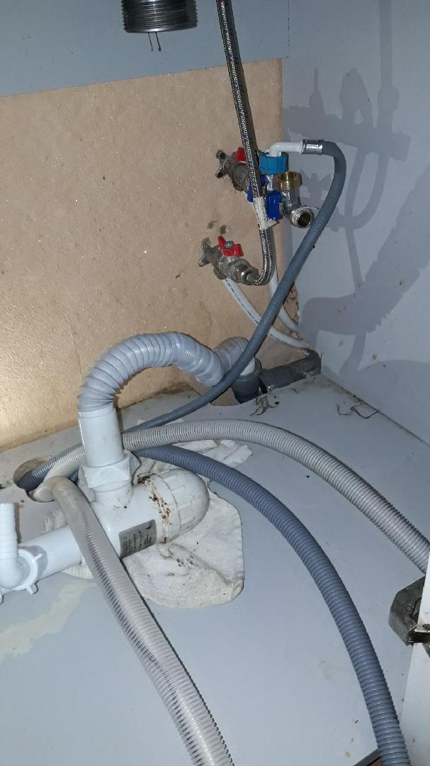 Raccordement de la machine à laver à l'alimentation en eau - instructions détaillées !