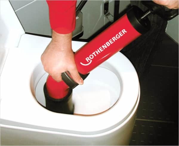 Que faire si les toilettes sont bouchées : comment diagnostiquer un blocage et y remédier