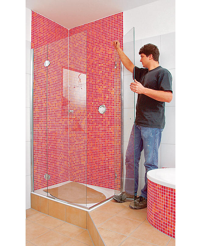 Installation d'une cabine de douche (49 photos): dans quel ordre installer, installer et raccorder de vos propres mains, comment installer et raccorder une cabine de douche à l'alimentation en eau