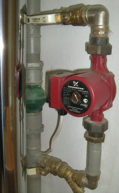 Répartition uniforme de la chaleur dans la pièce: méthodes d'installation d'une pompe supplémentaire dans le système de chauffage