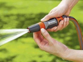 Buse pour tuyau d'irrigation : directives de sélection + aperçu des produits des marques populaires