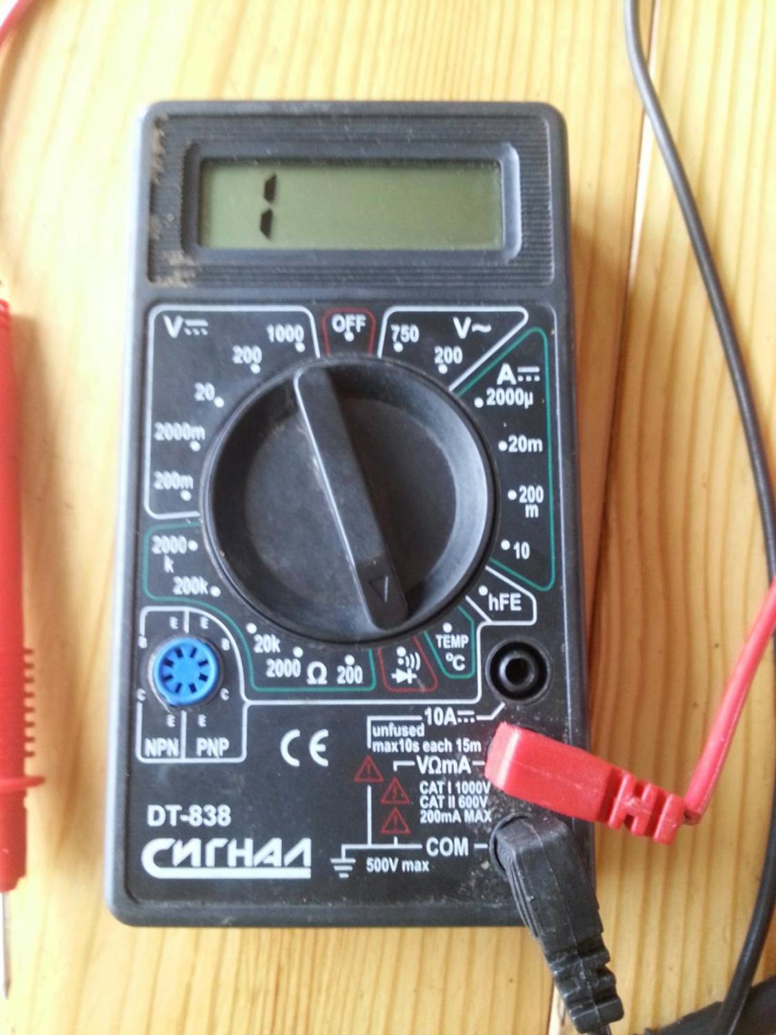 Comment vérifier la tension dans la prise avec un multimètre - conseils et instructions