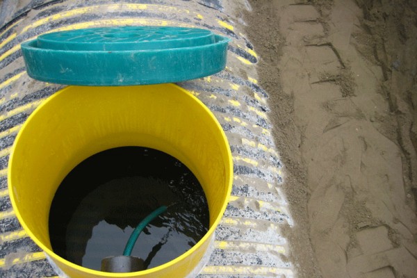 Réparation de la fosse septique "Topas": caractéristiques du professionnel et du libre-service