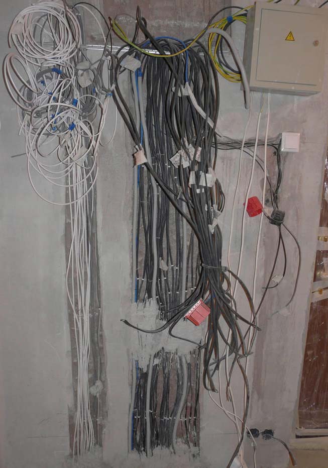 Installation de câblage à faire soi-même: comment effectuer correctement les travaux électriques