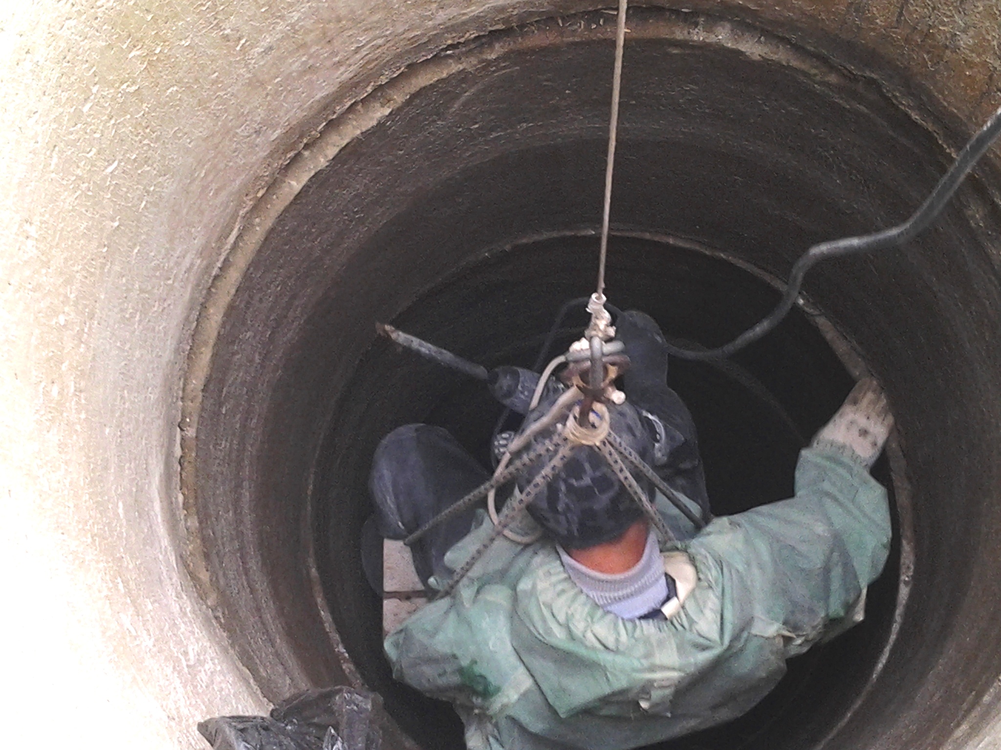 Nettoyer le puits de vos propres mains: les subtilités et les nuances du processus