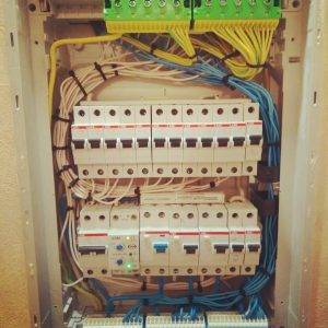 Montage de tableau électrique à faire soi-même : les principales étapes des travaux électriques