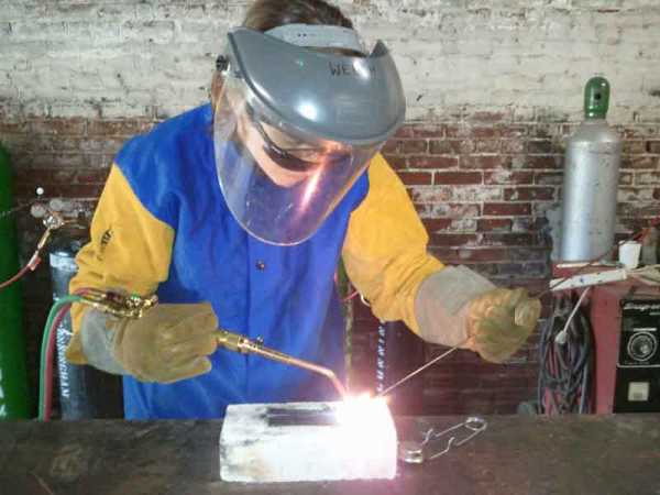 Comment faire cuire des tuyaux de chauffage par soudage électrique: technologie