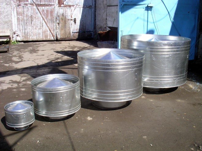 Pourquoi la hotte souffle-t-elle dans le sens opposé dans l'appartement: les principales causes et les moyens d'éliminer la poussée inverse