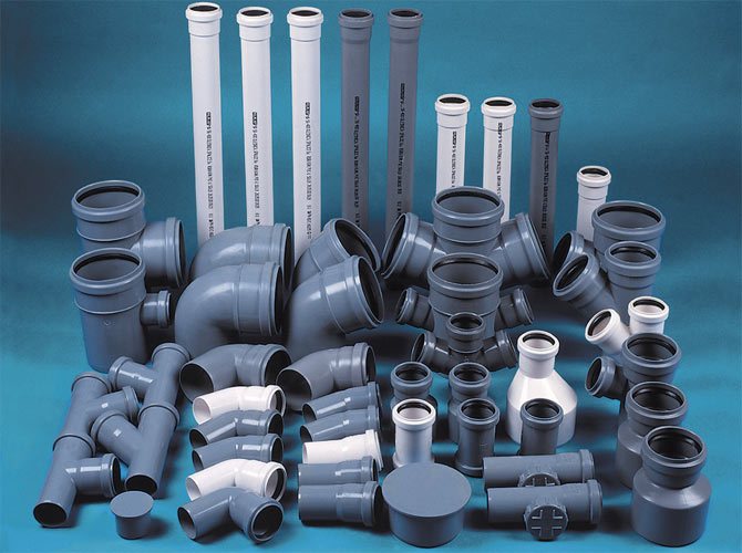 Caractéristiques et avantages d'un tuyau d'égout rouge, règles d'installation