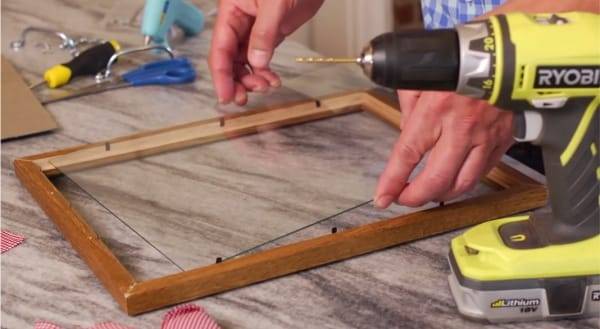 Comment j'ai fabriqué ma propre table à plateau pour économiser de l'argent