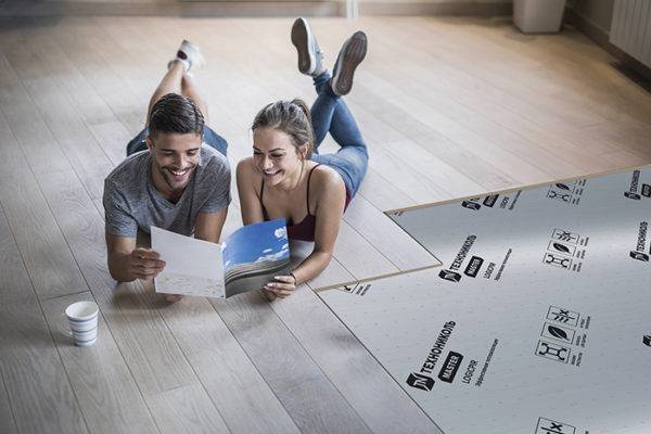 Isolation pour un sol à eau chaude: règles de choix et de pose