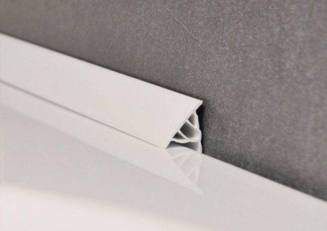 Comment coller une bordure sur une baignoire: nous démontons les options en céramique et en plastique