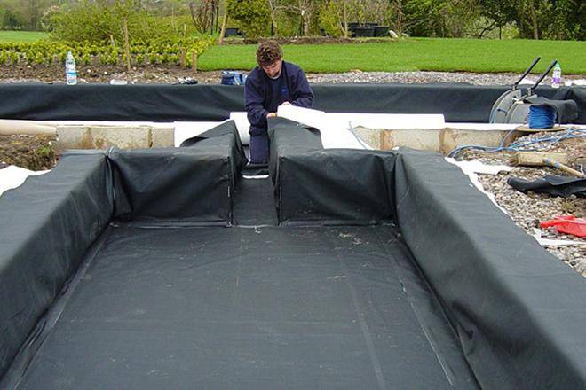 Choisir un robot aspirateur pour la piscine : TOP 10 des meilleurs modèles + ce qu'il faut rechercher lors de l'achat