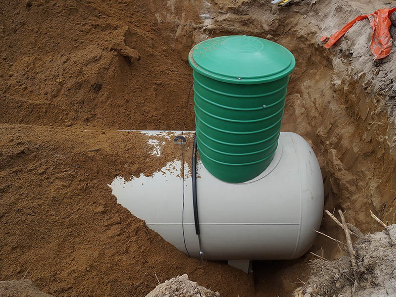Installation d'un réservoir de gaz pour une maison privée: installation sur le site