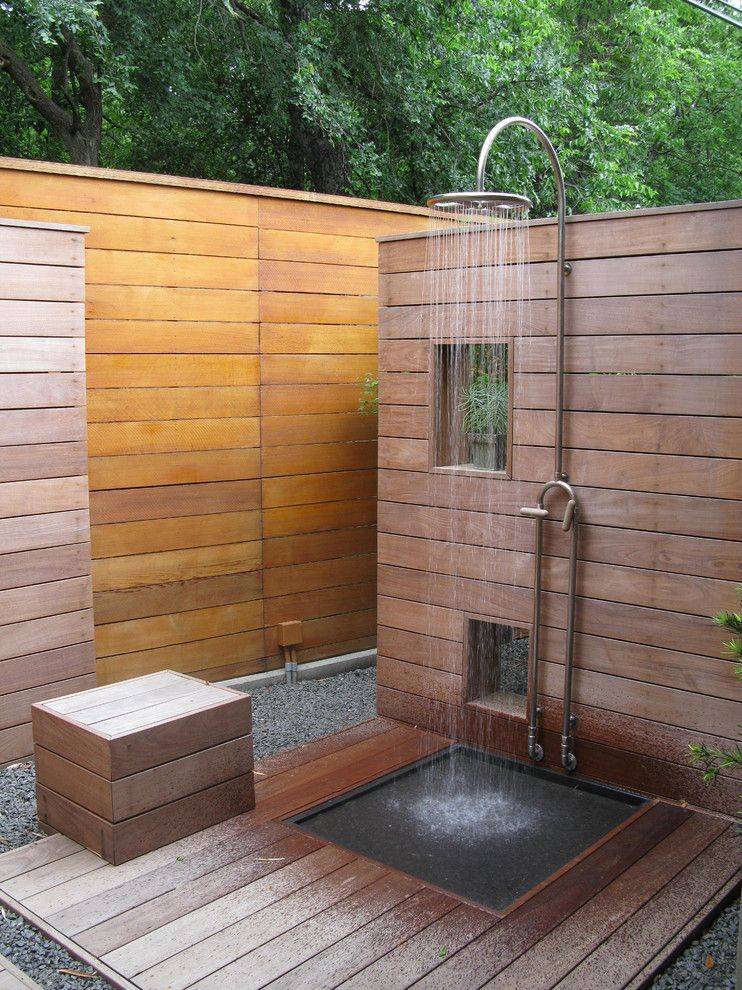 Construction d'une cabine de douche en bois pour une résidence d'été: instructions pas à pas tirées de l'expérience personnelle